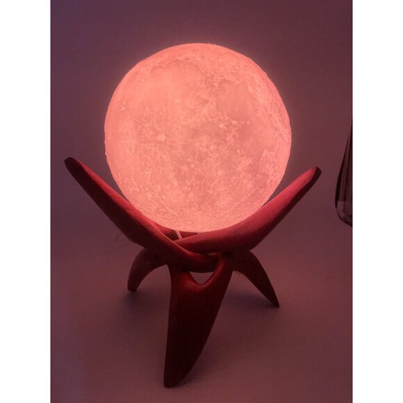 Enchanting 3D Printed Lunar Lamp Glows & Transforms Mystical Ambient Room Decor - Picture 8 of 10